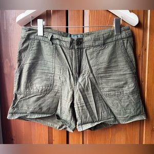 EUC - Roots Olive Green Women's Shorts Size 6 (waist 16”)